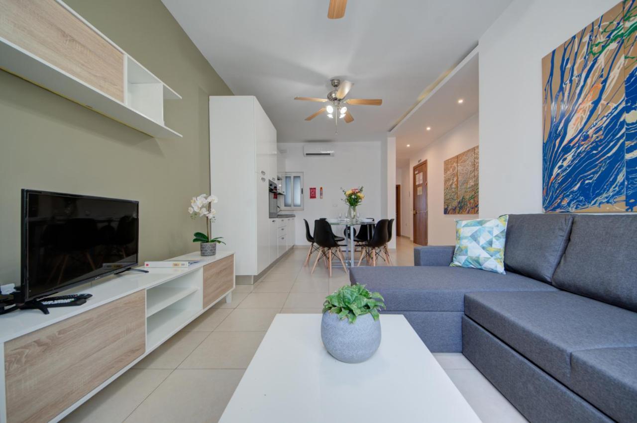 Azure Haven - Gzira Apartments And Penthouse By Shortletsmalta Экстерьер фото