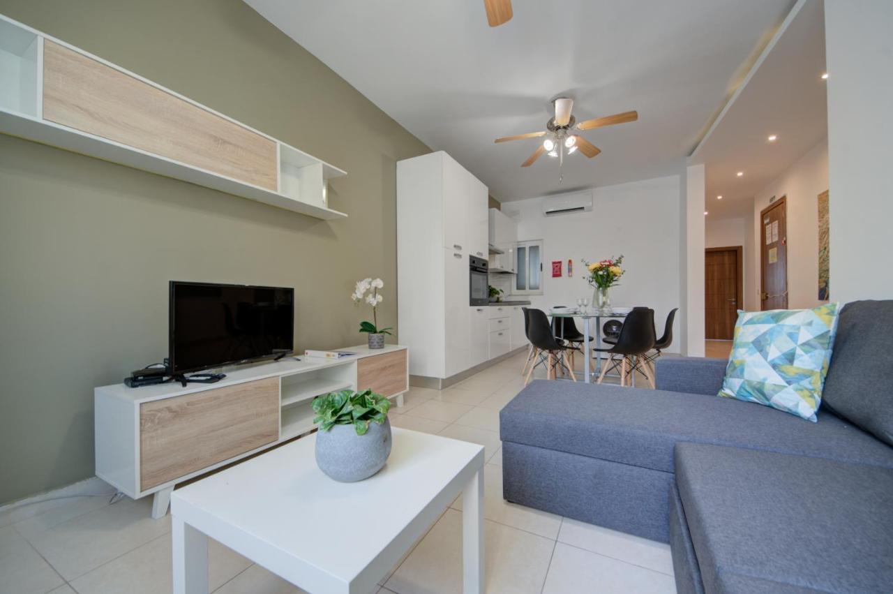 Azure Haven - Gzira Apartments And Penthouse By Shortletsmalta Экстерьер фото