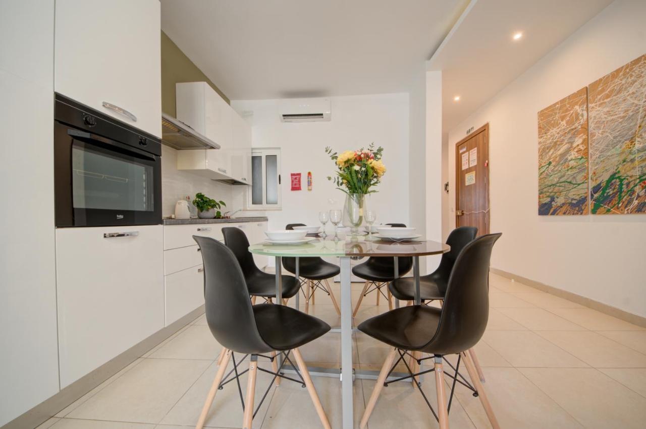 Azure Haven - Gzira Apartments And Penthouse By Shortletsmalta Экстерьер фото