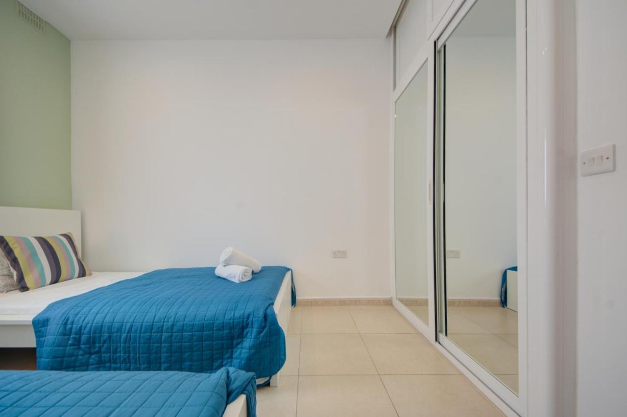 Azure Haven - Gzira Apartments And Penthouse By Shortletsmalta Экстерьер фото
