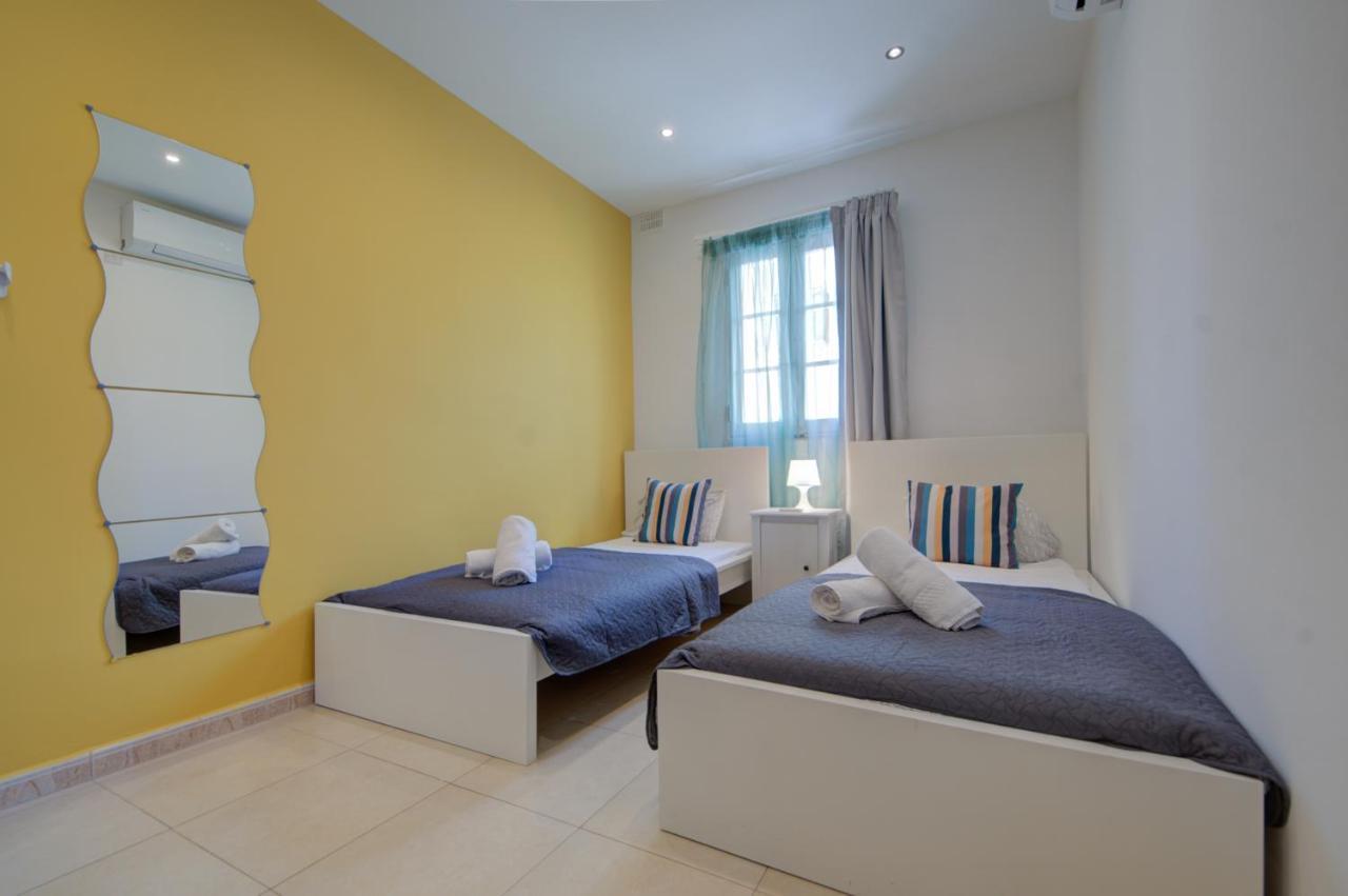 Azure Haven - Gzira Apartments And Penthouse By Shortletsmalta Экстерьер фото