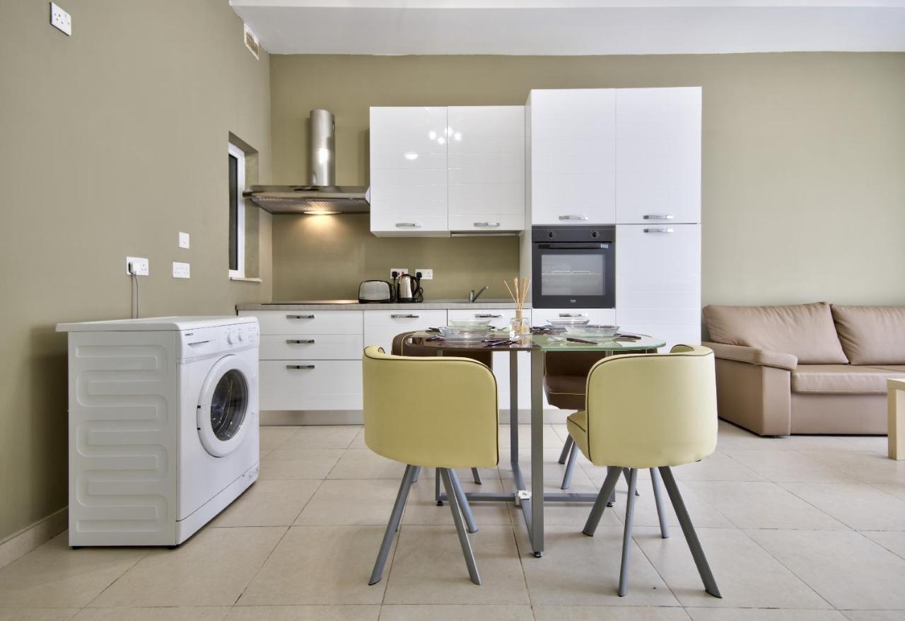 Azure Haven - Gzira Apartments And Penthouse By Shortletsmalta Экстерьер фото