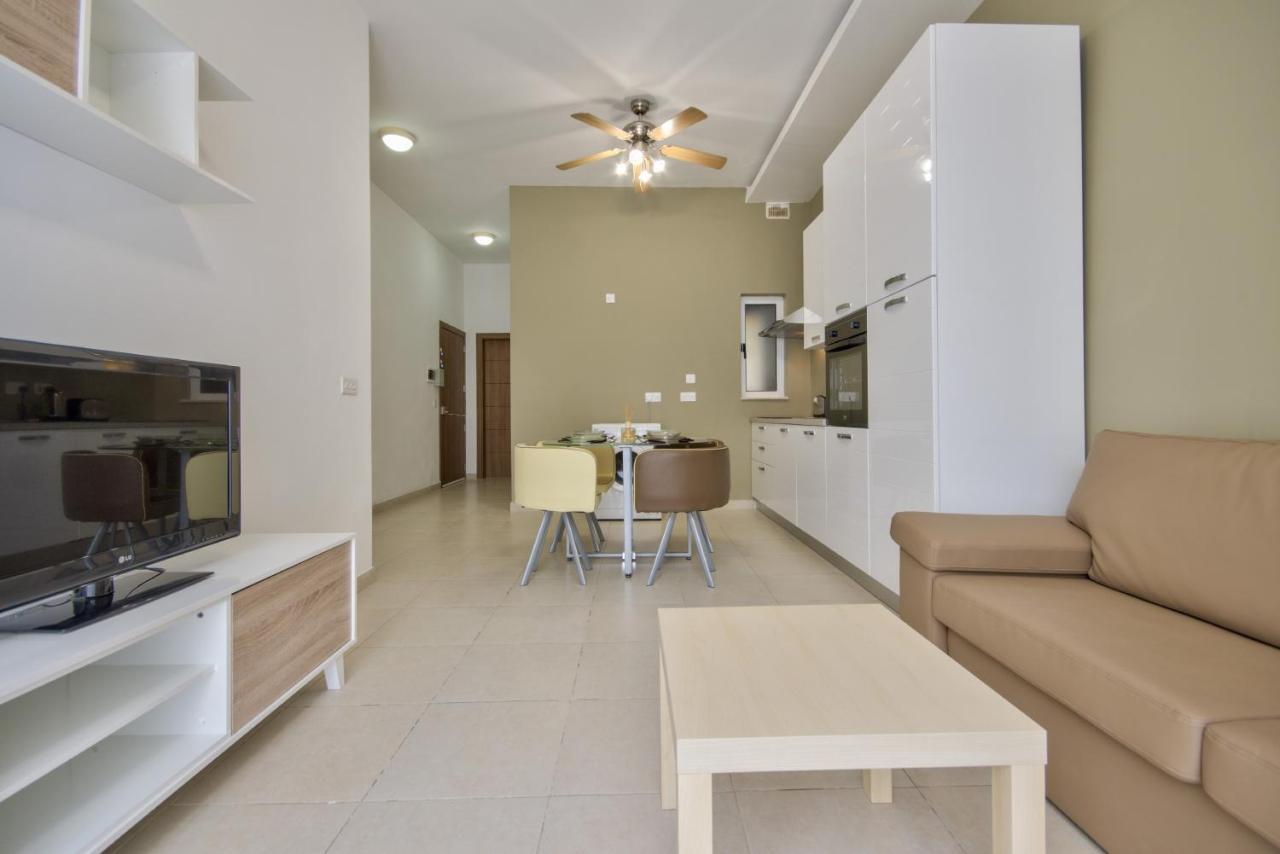 Azure Haven - Gzira Apartments And Penthouse By Shortletsmalta Экстерьер фото