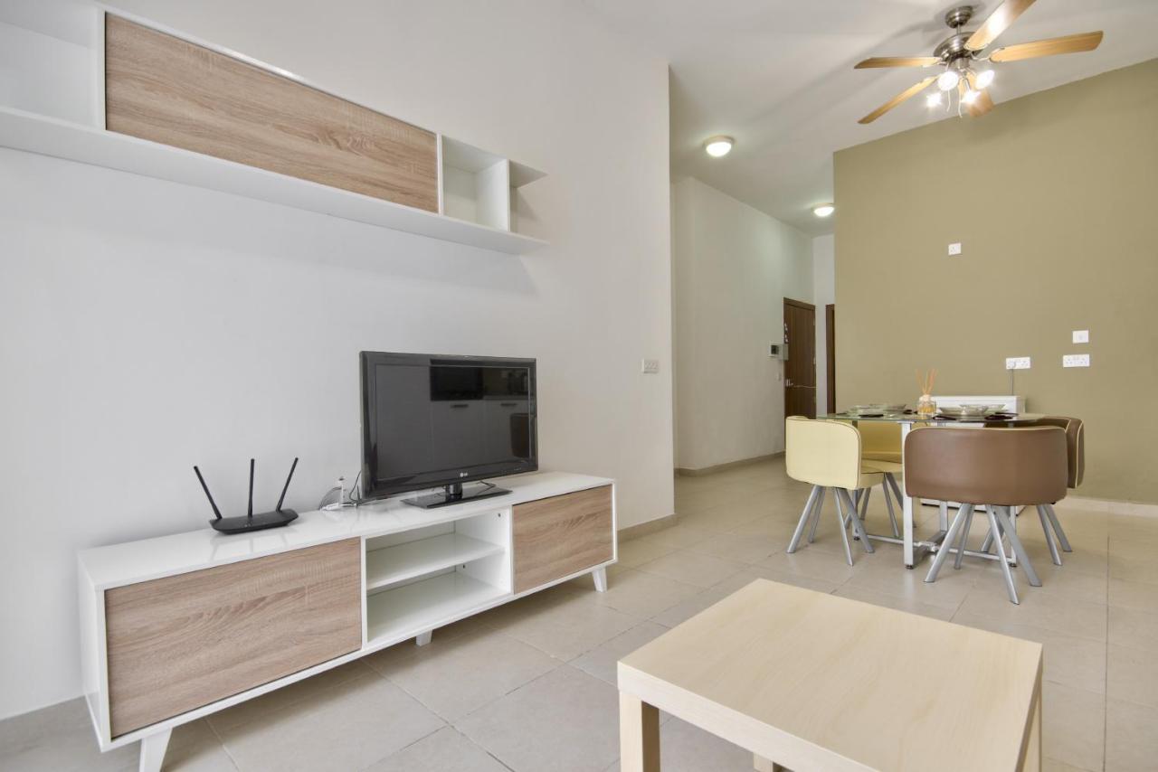 Azure Haven - Gzira Apartments And Penthouse By Shortletsmalta Экстерьер фото