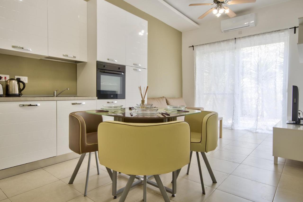 Azure Haven - Gzira Apartments And Penthouse By Shortletsmalta Экстерьер фото