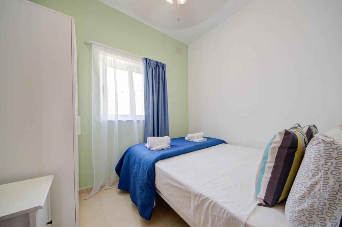Azure Haven - Gzira Apartments And Penthouse By Shortletsmalta Номер фото