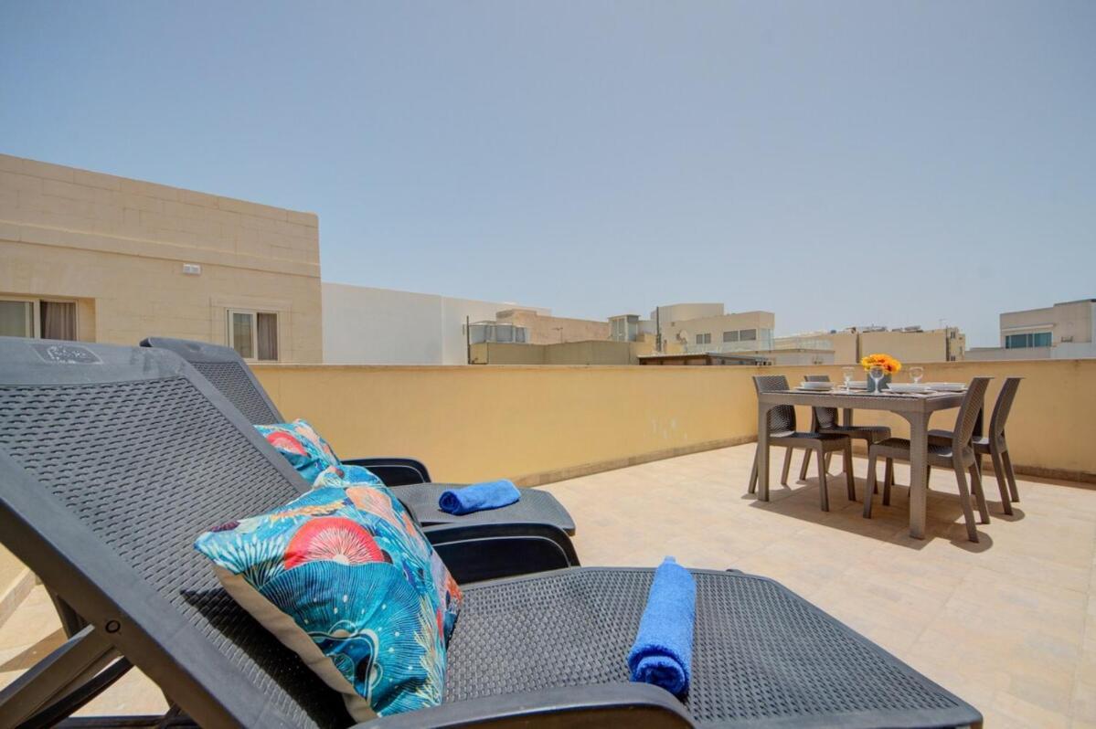 Azure Haven - Gzira Apartments And Penthouse By Shortletsmalta Номер фото