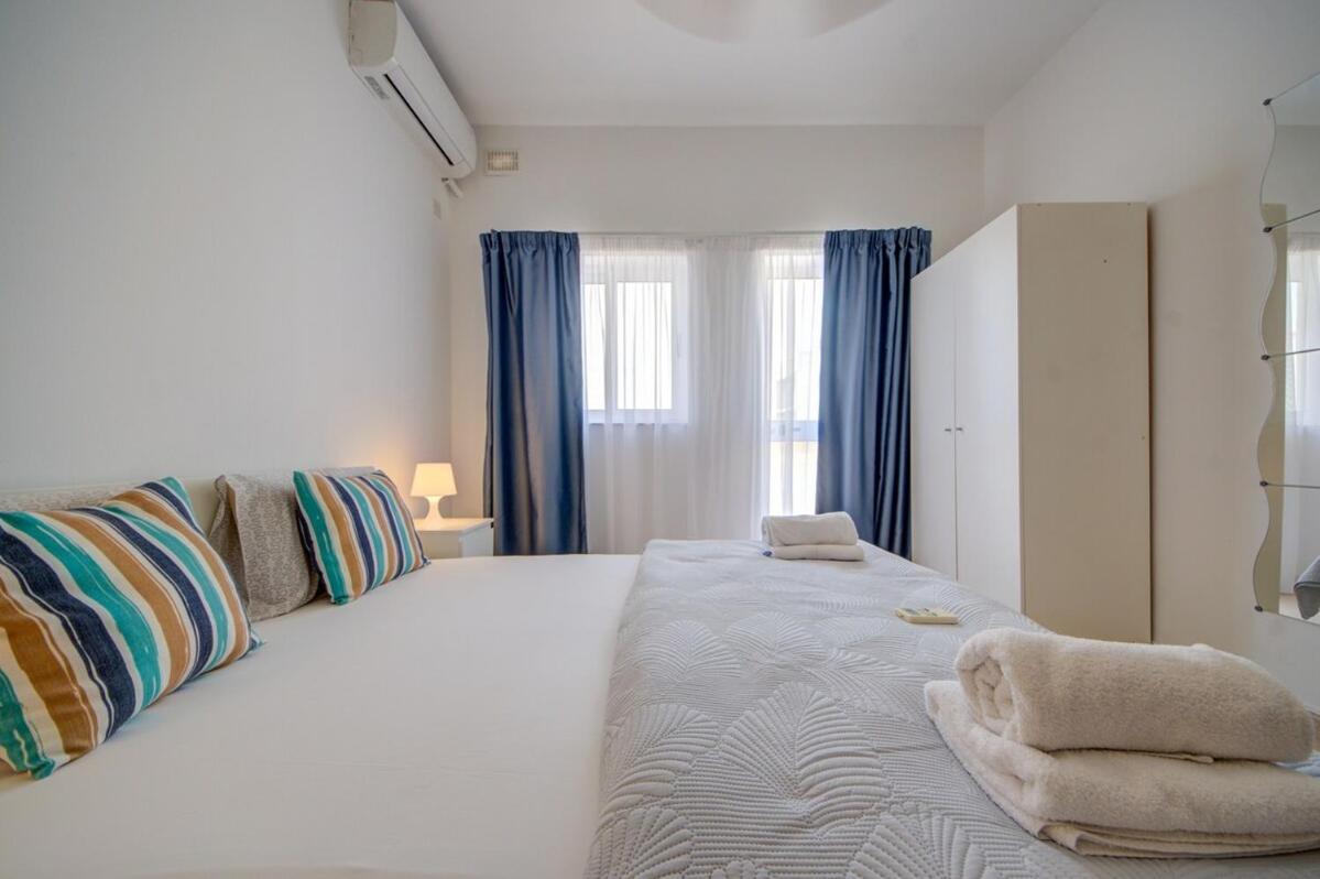Azure Haven - Gzira Apartments And Penthouse By Shortletsmalta Номер фото