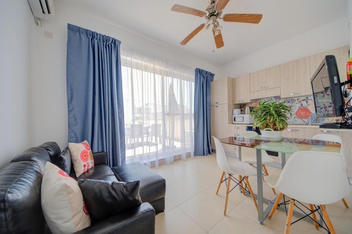 Azure Haven - Gzira Apartments And Penthouse By Shortletsmalta Номер фото